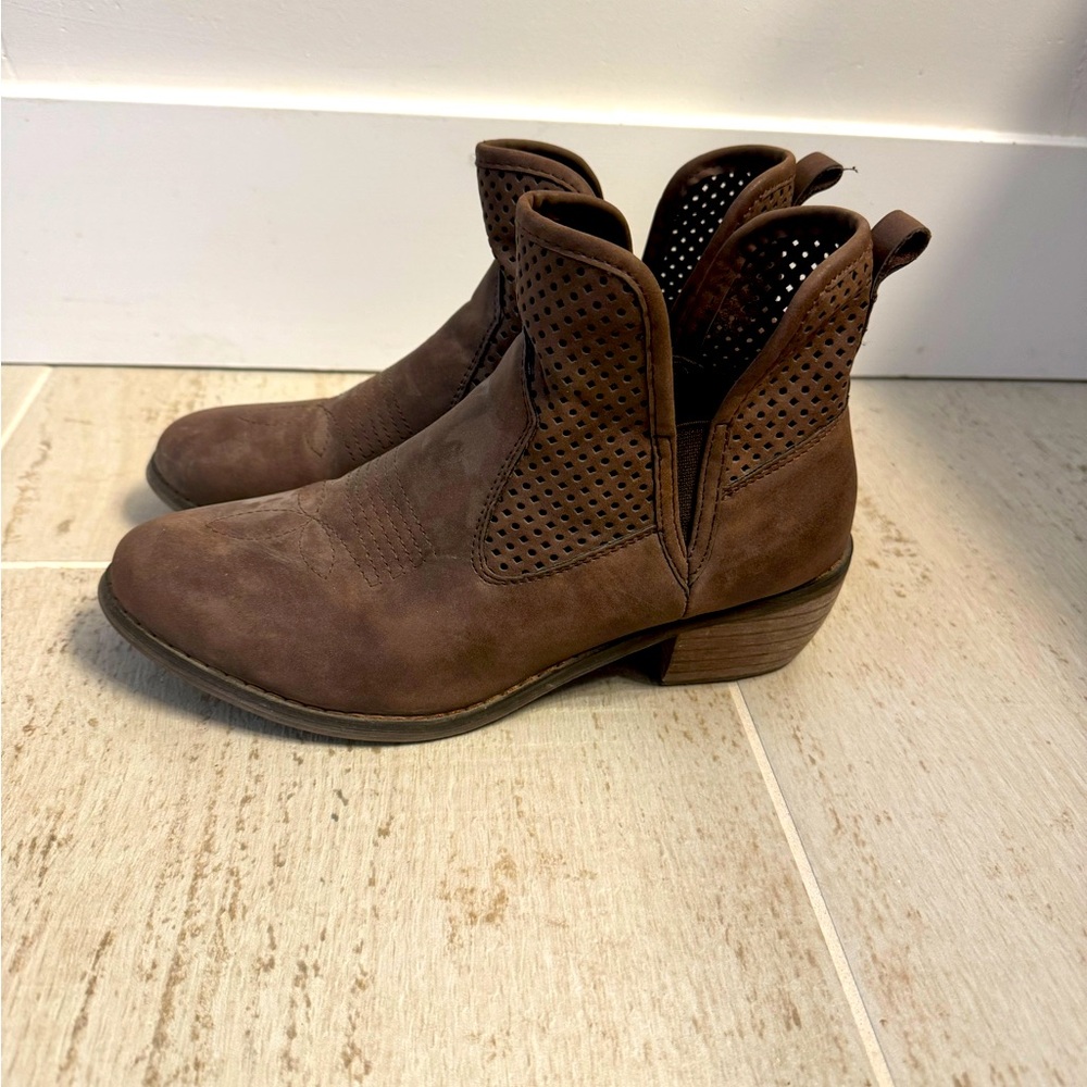 Brown boots